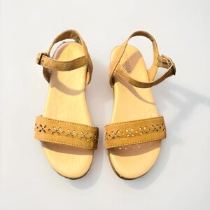 Old Navy Tan Ankle Strap Sandals